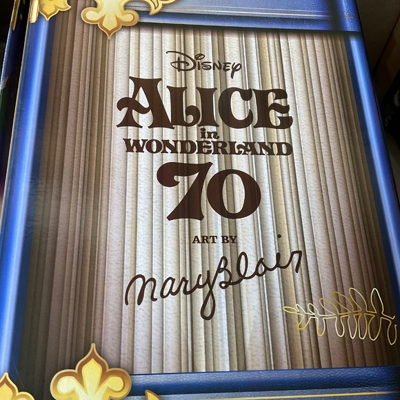 Disney D23 Alice in wonderland plush - Picture 3 of 4